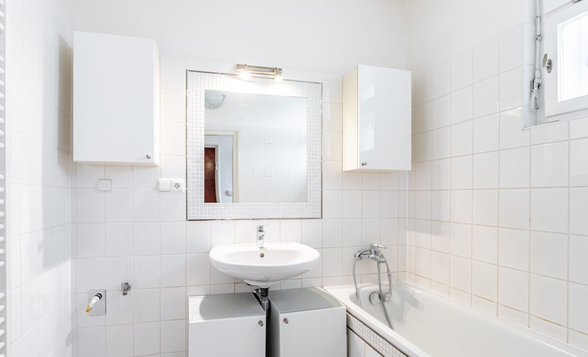 Why Heated Mirrors Bathrooms Are Essential for Renovations!